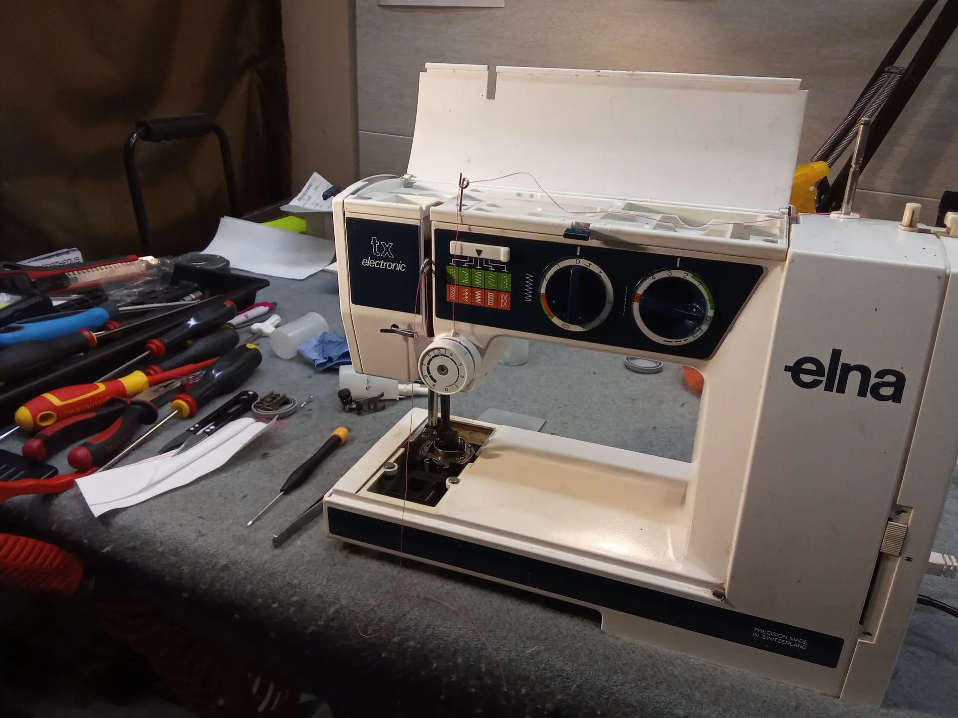 Machine à coudre Elna Tx